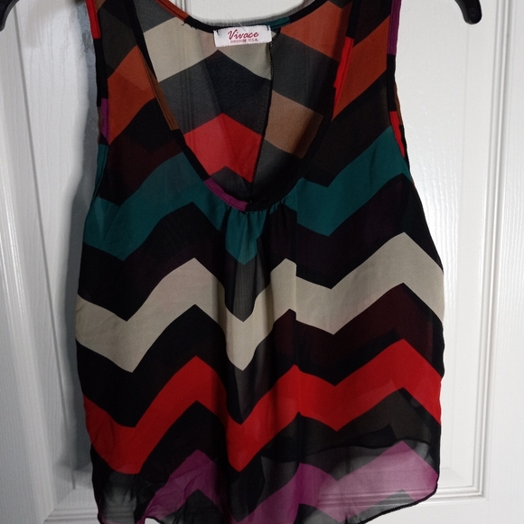 Vivace Design Flowy Top. Open in the Back. - Picture 2 of 5